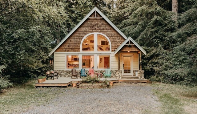 01SL-Hot Tub-Pets OK-BBQ-WIFI - Sleeps 8 by RedAwning