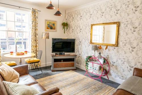 #03 The Haw thornes Sleeps 6 NEC 7mins