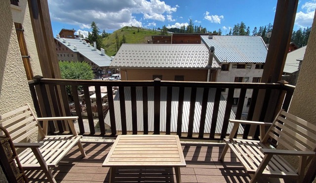 06CC : Valberg apartment in the heart of the resort