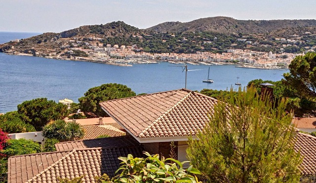 072 House with 4 bedrooms and very nice sea views