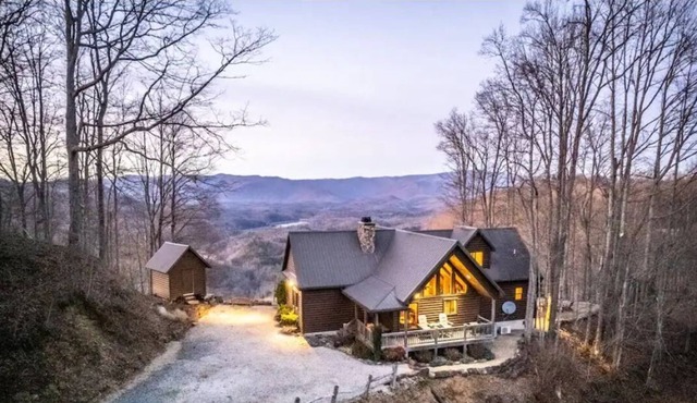 1,000,000 View x 2! Lake View, Hot Tub, Fire Pit!