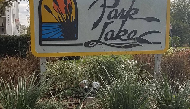 1/1 condo located on Lk Lulu. 7 minutes from Legoland. access to hwy 27, 17 & I4