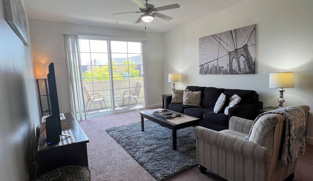 1+1 Spacious unit located at:nSan Fernando Valley-CSUN-NORTH HILLSnVAN NUYS-NOHO