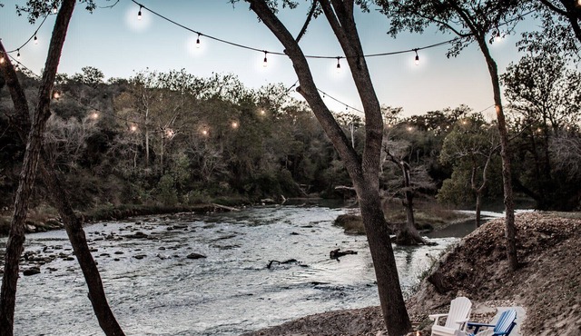 1,100ft²★Rapids In Backyard★Firepit★Pool Table★BBQ