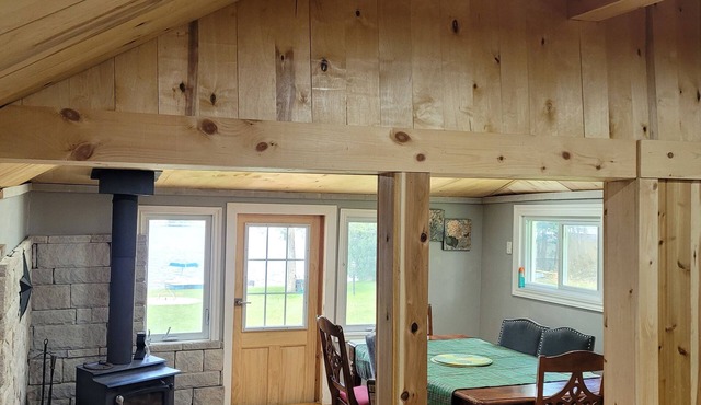 1/2 Acre Cottage with 2 Guest Cabins on Buckhorn Lake in the Kawarthas