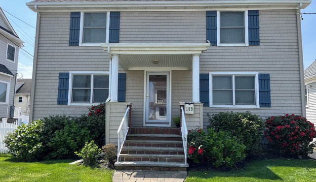 1/2 Block to Beach- Spring Lake Border- Fall/Winter Weekends available