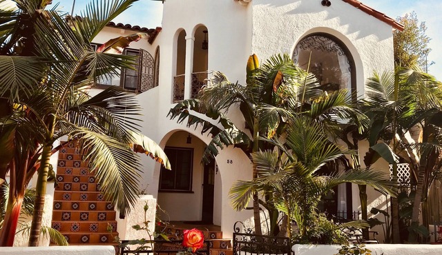 1/2 Block to the Beach w/Bikes & Paddleboards: Casa de las Palmas