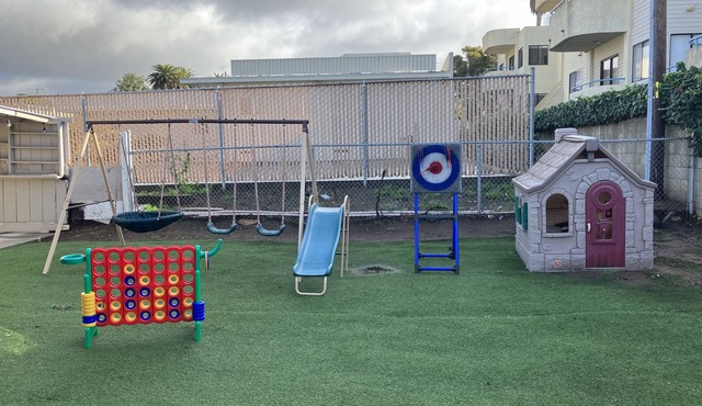 1/2 Block to the Embarcadero with Private Backyard