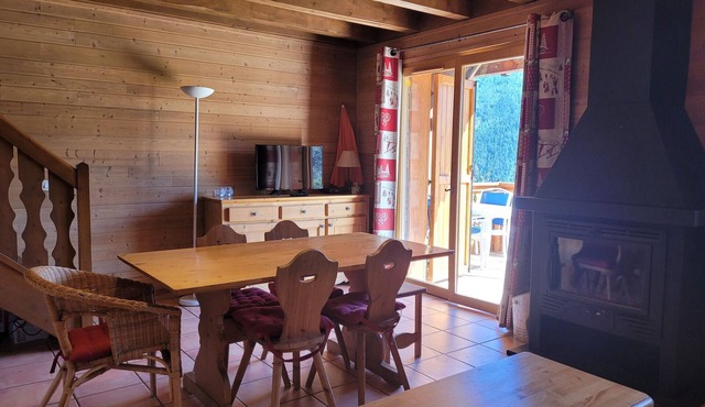1/2 cozy chalet for 6, mountain view, Pra Loup
