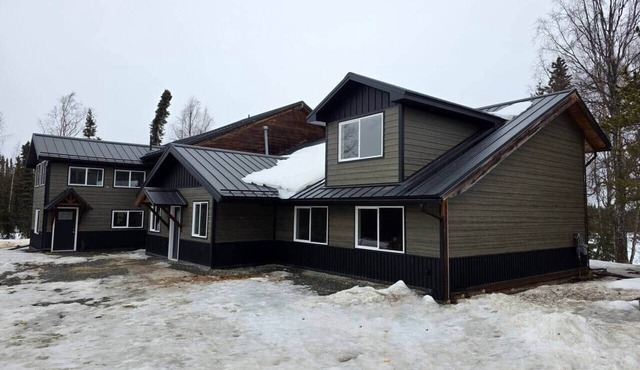 1/2 Duplex house on Denise Lake 3 beds/2 baths
