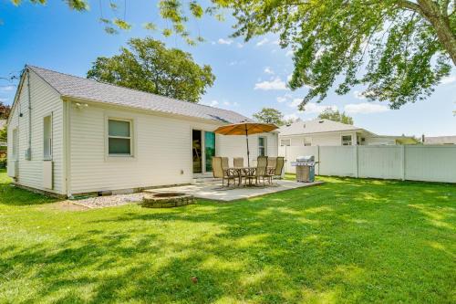 1/2 Mi to Beach: Family Retreat in Old Lyme!