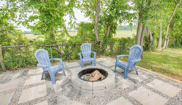 1/2 Mi to Kentucky Downs: Franklin Home w/Patio!