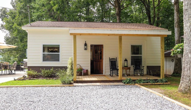 1/2 Mi to Lake Nottely: Blairsville Home w/Patio!