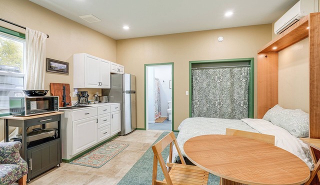 < 1/2 Mi to OSU: Studio in Corvallis Near Parks