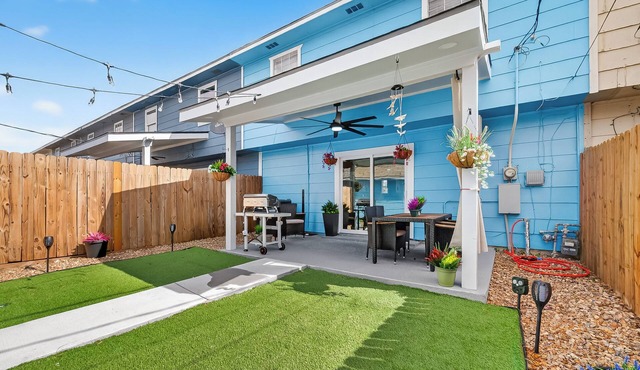 1/2 Mi to Sylvan Beach Park! Chic Townhome w/Yard