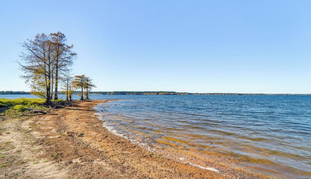 1/2 Mi to Toledo Bend Lake: Water-View Retreat