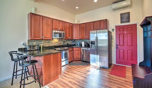 1/2 Mi to Windham Mtn: Main Street Condo