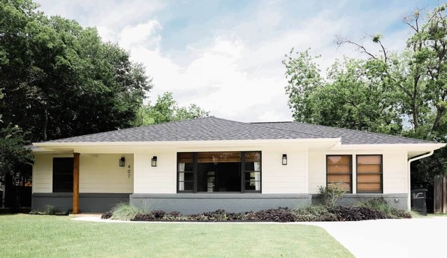 1/2 Mile to A&M, Fire Pit, Family-Friendly, Central