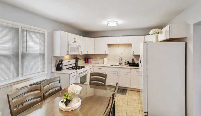 1/2 Mile to Downtown Libertyville