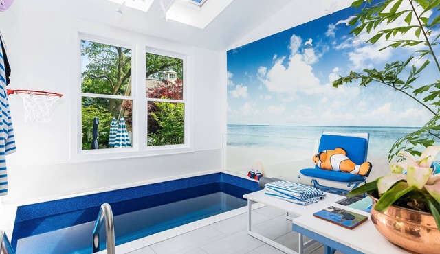 1/2 mile to NU, 5min walk to Lake, Swim Spa pool