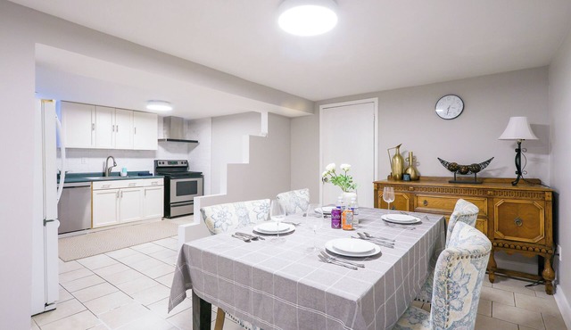 1,200sq.ft comfy & clean home with luxury bedding.Sleep as a king!