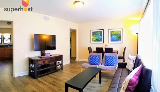 1 #31 - 4 Bedroom Condo - McCormick Place, Wintrust Arena, Chinatown