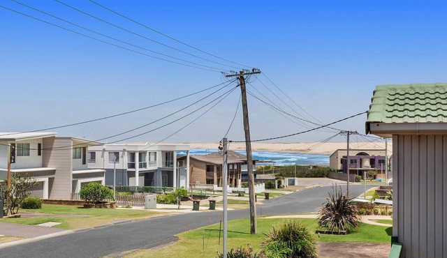 1/32 Ocean Avenue - three bedrooms, three bathrooms, air con, boat parking & water views