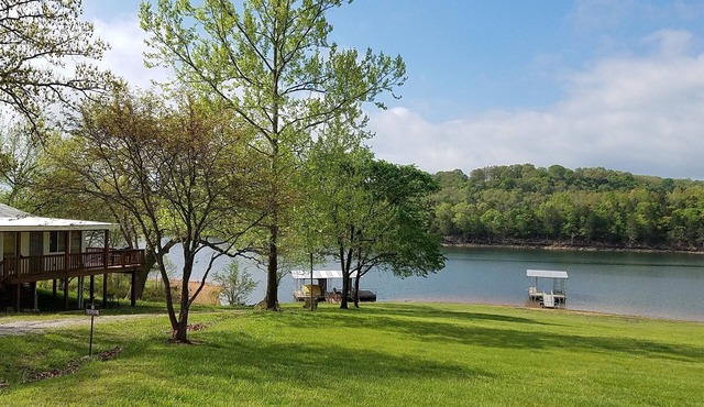1,400 sf Lakefront Home with Nearby Boat Ramp & Marina