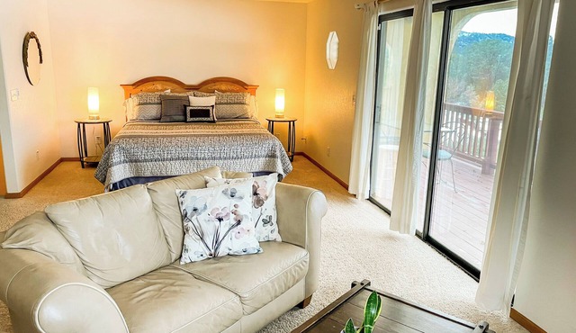 1.5 Bedroom suite overlooking Shooting Star Ranch