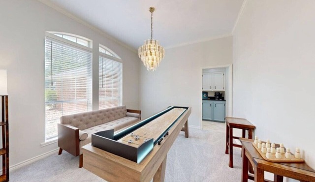 1.5 Miles to TAMU, by Restaurant Row, Shuffleboard, Extra Space Inside and Out!