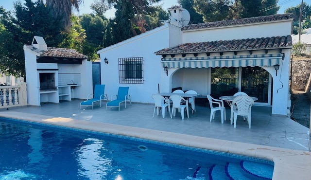 1.5km from L'Ampolla Beach and town | Comfortable | 3 double bedrooms |