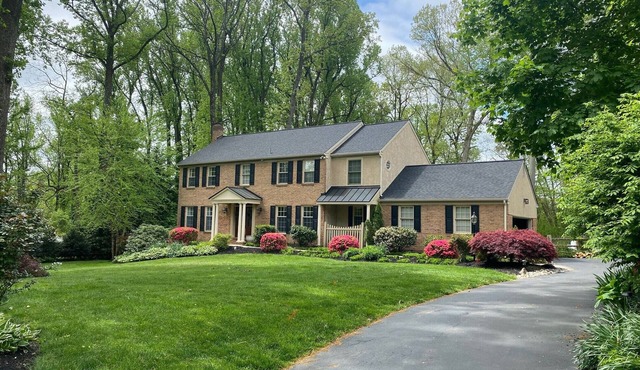 1.7 Miles from PGA Championship - tremendous outdoor space with back deck
