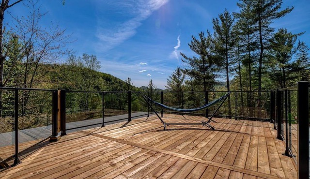 1.7km from Val St-Côme ski resort -