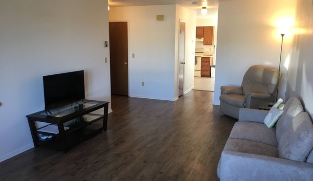 1,800sf 3 Stories with 8 beds townhome