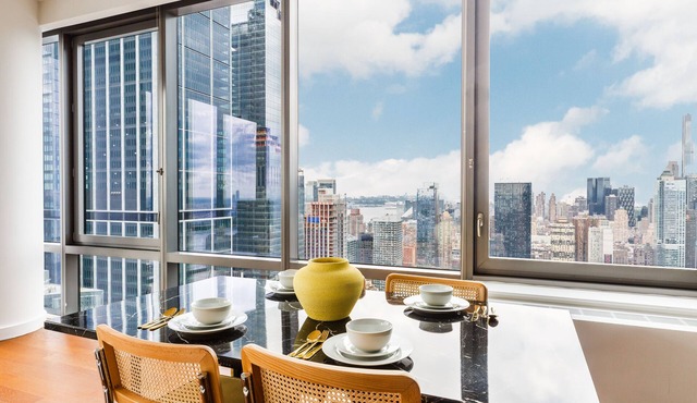 1-A Time Square Luxury Huge 2BD2bath Penthouse King Beds Amazing Views