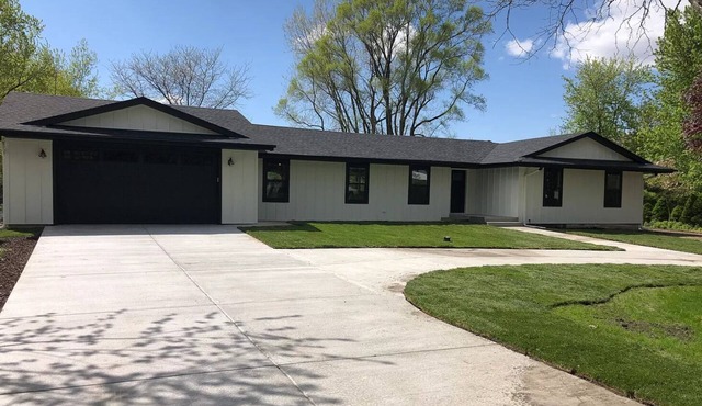 1 Acre newly remodeled Coal City home