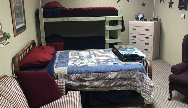 #1 Americana Kitchenette near Wolf Pen Gap, alcohol & smoke-free environment