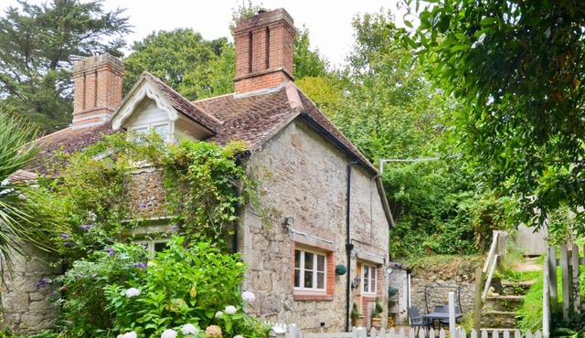1 Apse Castle Cottage
