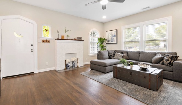 #1 Art Filled 2 Bed Tudor Brick Home - Downtown Hillsboro