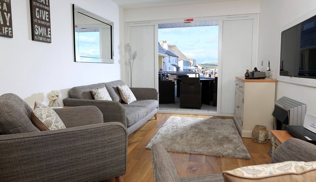 1 AT THE BEACH, pet friendly, with a garden in Torcross