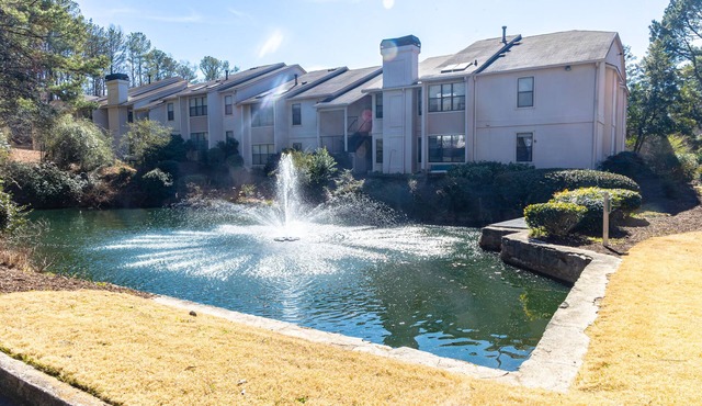 #1 Atl's Historic Pill Hill-Swim Pool, Tennis, Duck Pond, Cabanas!