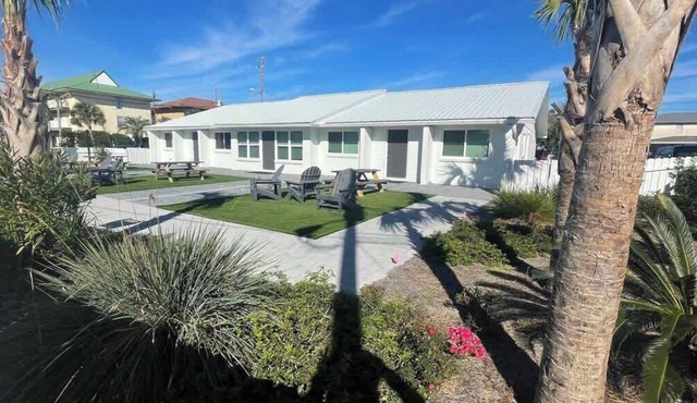 1 Barracuda/🌊2 BR 2 BA Cottage Near the Beach🏖️/Pet-Friendly 🐕