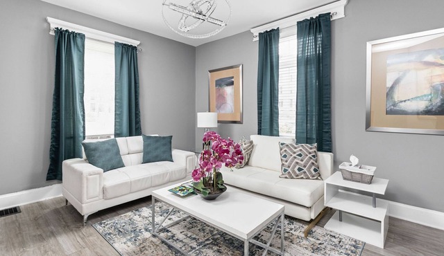 1 Bdr Apt in New Castle Perfect for Gen Con!