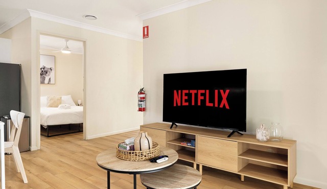 1 Bdr Apt! Private Garden! Covered Parking! 12BS1