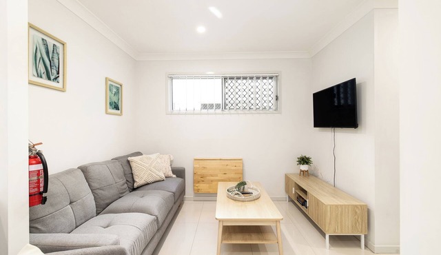 1 Bdr Apt w/AC | Kitchen | Parking | 331F1