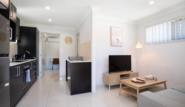 1 Bdr Apt w/AC | Kitchen | Parking ! 131F1