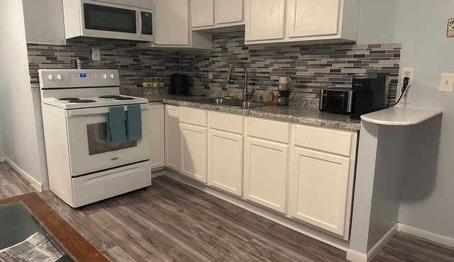 1 Bdrm apartment in RLF. River walking trail and great views
