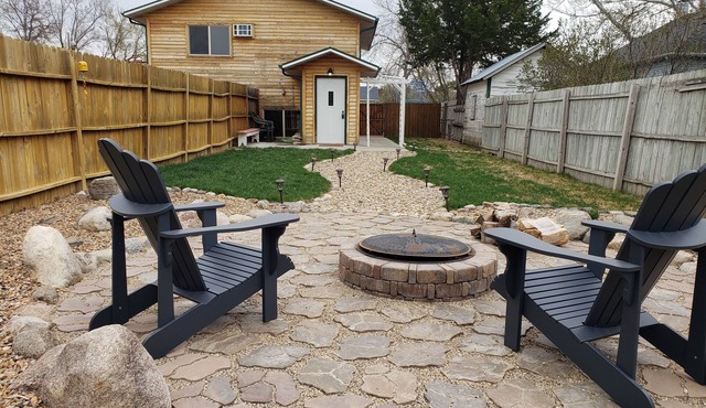 1 bdrm, duplex, pup friendly, fenced in yard, a perfect getaway!
