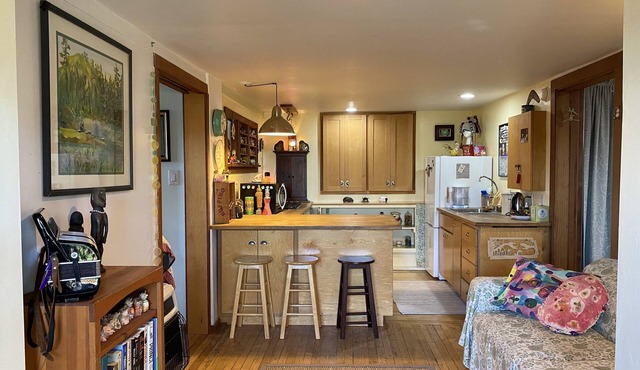 1 Bdrm private apartment Pt Richmond - Artsy/Piano