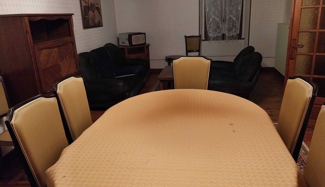 1 Bedroom Private vacation home in Saint-Pierre-la-Bourlhonne